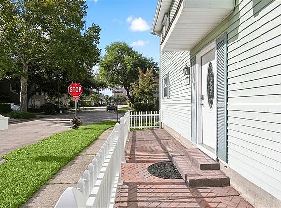 3rd image of 928 Old Metairie Dr