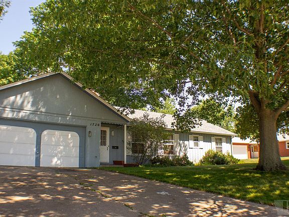 2nd image of 1720 Kemble Dr