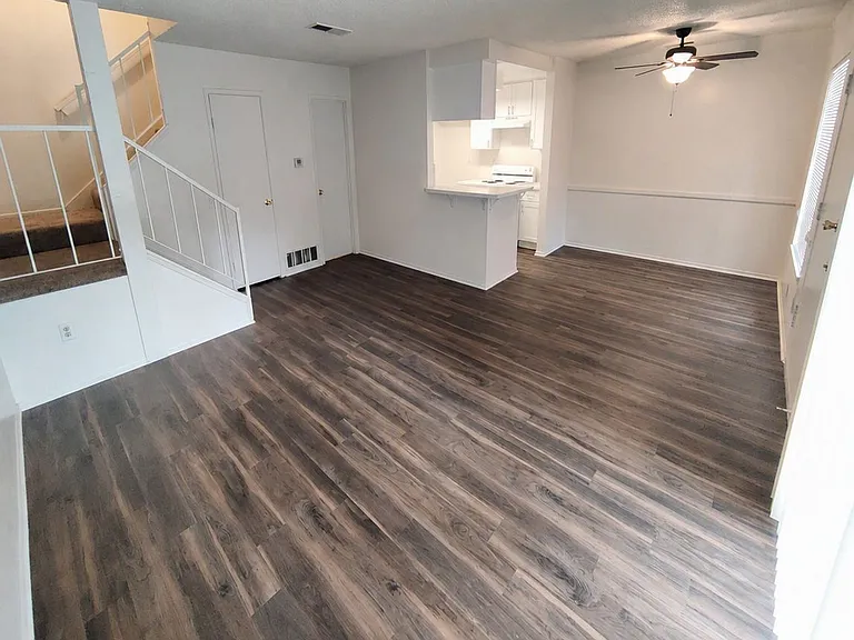 4879 Jackson St #B — Photo 2