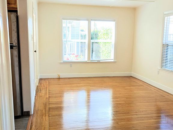 5th image of 686 Broadway