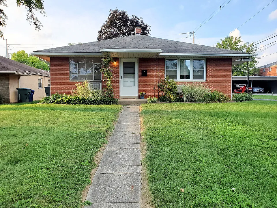 712 Springs Dr
