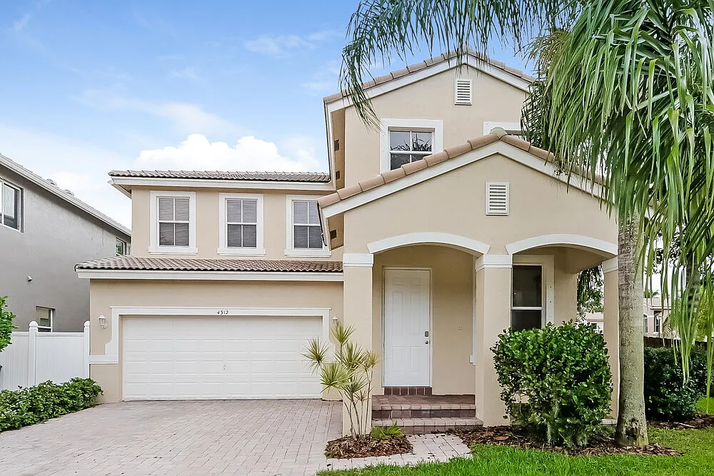 5 bed, 3.5 bath, 2982 sqft, $4,050 — Photo 1