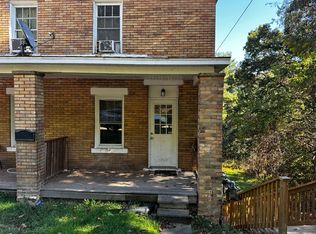 Spacious & Updated 2-Bedroom Apartment, Ambridge, PA 15003