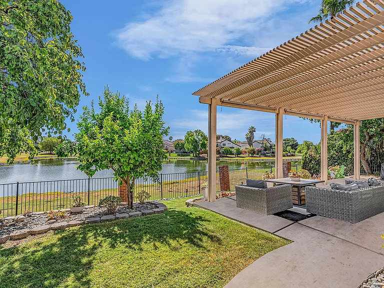 2435 Pinehurst Ct — Photo 48