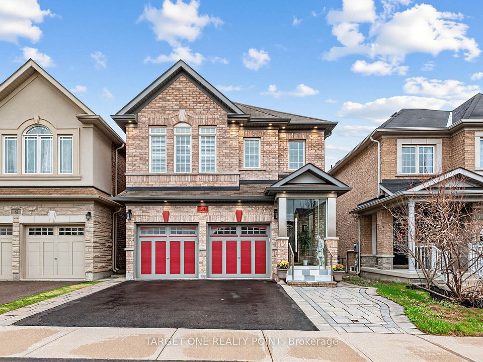 1st image of 39 Riding Mountain Dr