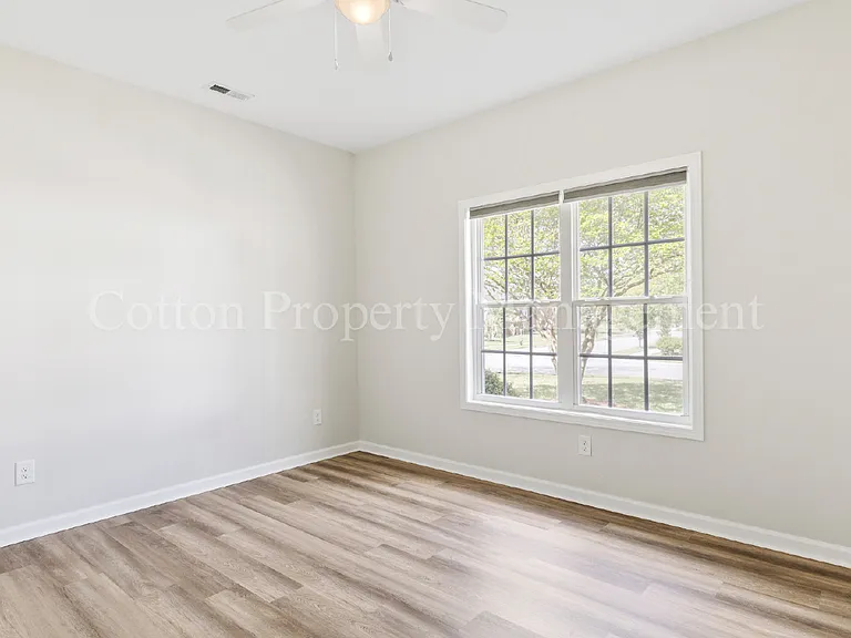 1010 Winterberry Cir — Photo 34