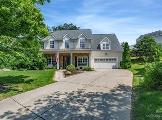 732 Ravenglass Dr, Fort Mill, SC 29715