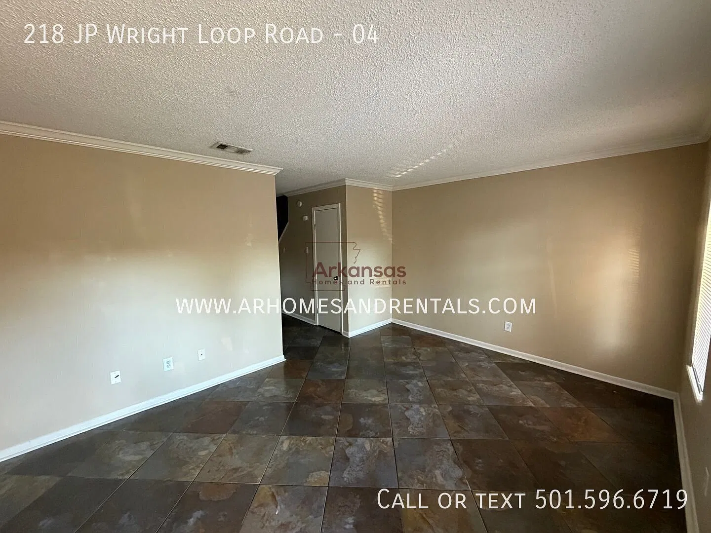 JP Wright Loop Apts | 2 Bedrooms | 1.5 Bathrooms $199 Deposit Move-In Special — Photo 3