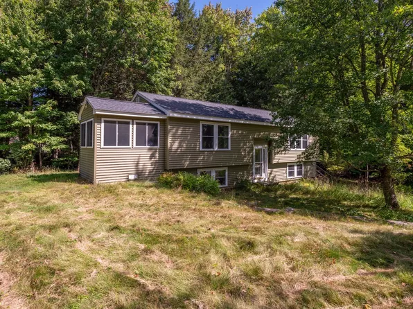 201 Lakeshore Dr, Ashburnham, MA 01430