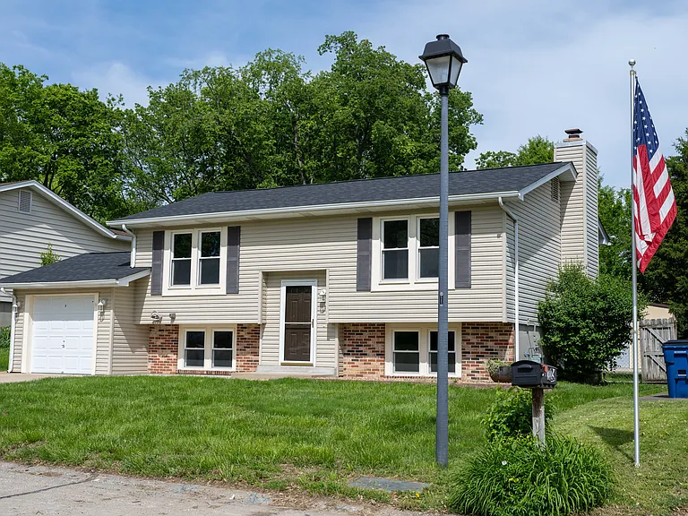 40 Oak Knoll Dr — Photo 1