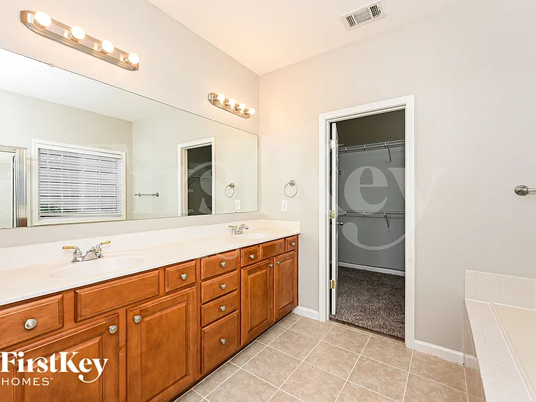 1460 Independence Trl — Photo 17