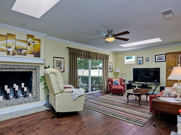 5th image of 8789 Dalewood Ave