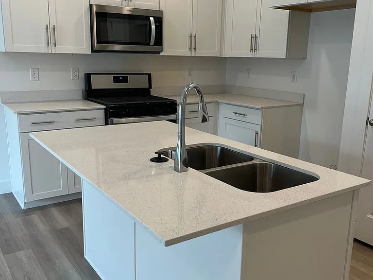 902 N 1280 E — Photo 4