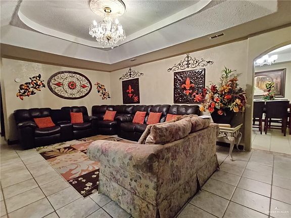 3rd image of 15809 W Los Cerritos Cir