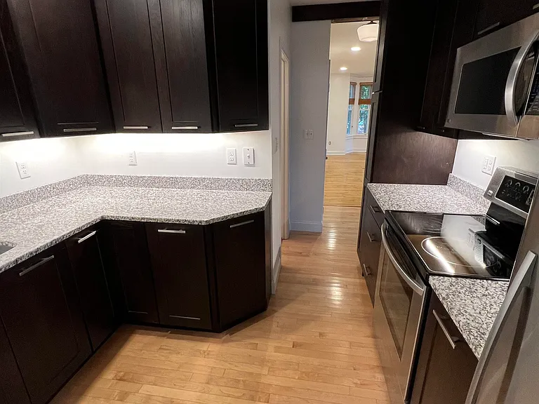 185 Madison St #1 — Photo 9