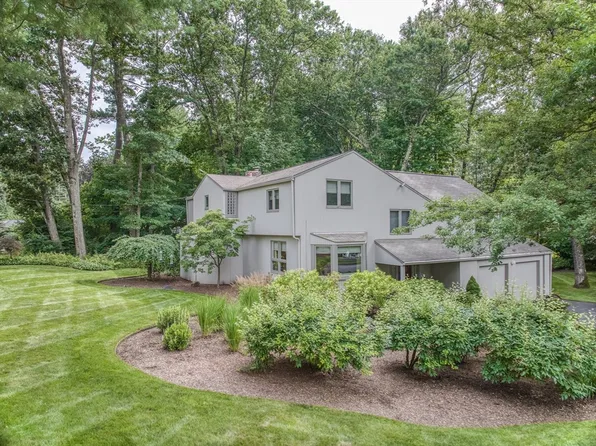 21 Hayden Ln, Bedford, MA 01730