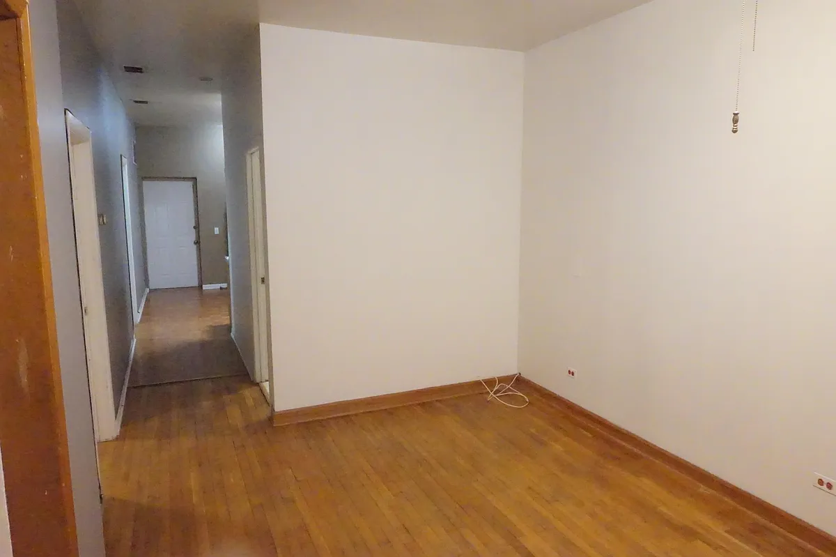 Building Photo - 2868 N Milwaukee Ave #1R