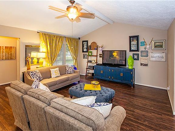 5th image of 5401 Woodville Ln