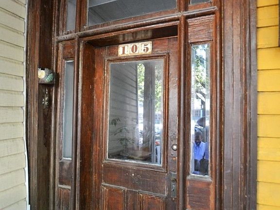 2nd image of 105 Clermont Ave