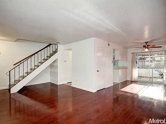 3rd image of 2380 Via Camino Ave