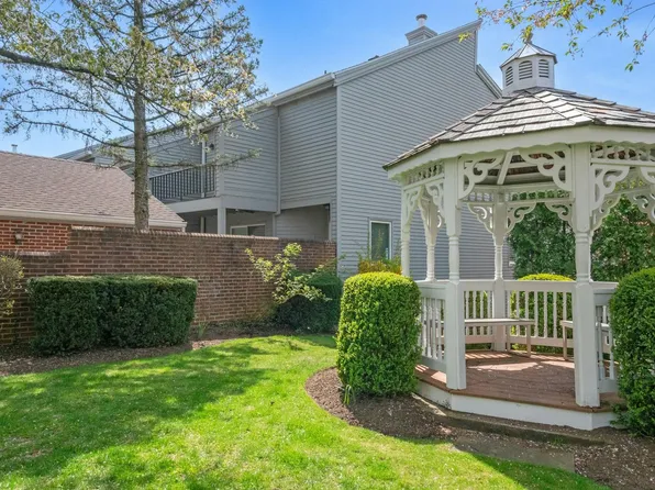 60 Waterside Close, Eastchester, NY 10709