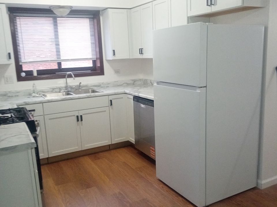 1st image of 1312 Crab Apple Ct APT 100