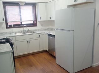 1312 Crab Apple Ct APT 100, Naperville, IL 60540