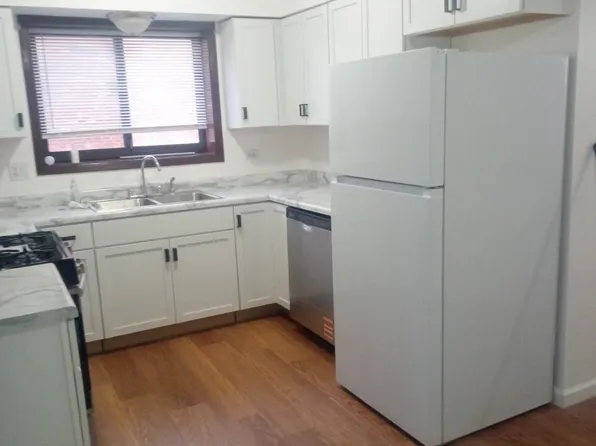 1312 Crab Apple Ct APT 100, Naperville, IL 60540