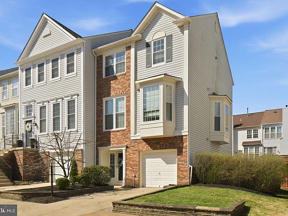 2nd image of 7514 Lamoyne Ct