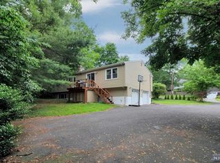 1 Huyler Ave, Tenafly, NJ 07670