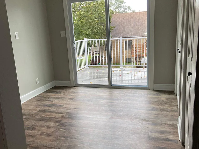 606 Monroe St #1 — Photo 12