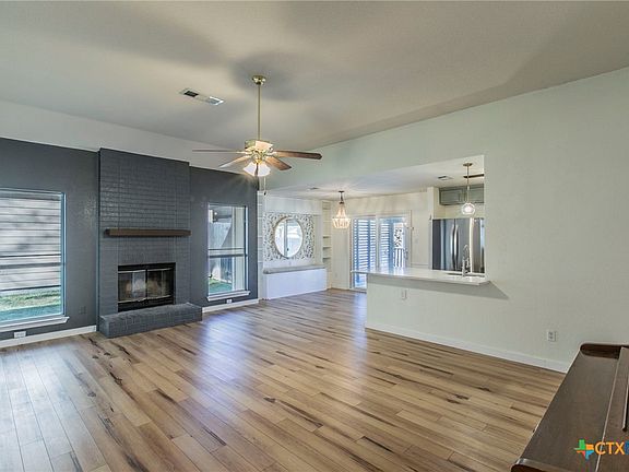 5th image of 1912 Waterbury Ct