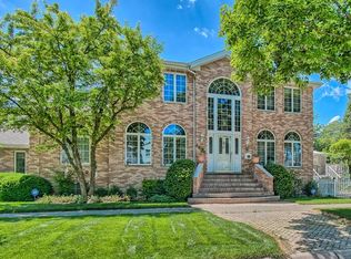 1620 S Fairview Ave, Park Ridge, IL 60068