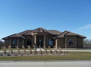5911 Quail Ridge Ave, Hastings, NE 68901