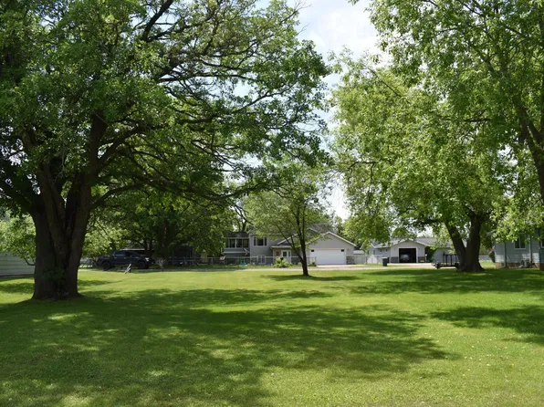 1007 4th St SW, Crosby, MN 56441
