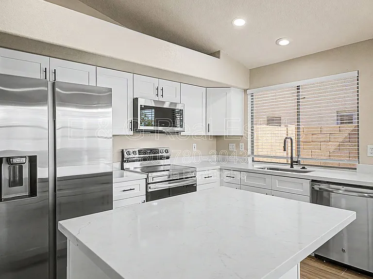 3015 S Woodruff — Photo 9