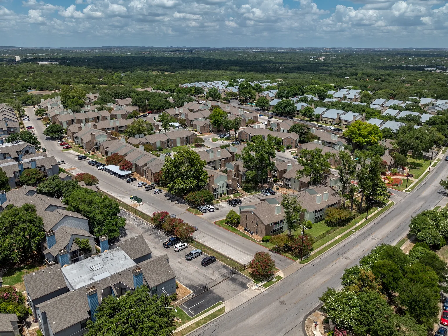 Austin Pointe Apartments — Photo 4