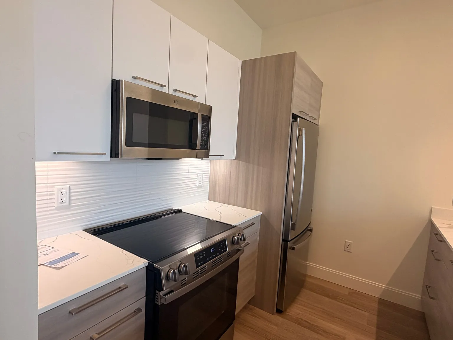 1 bed, 1.0 bath, $3,000 — Photo 2