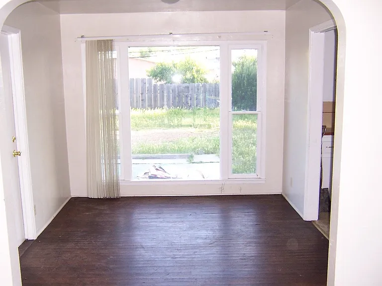 456 Drakeley Ave — Photo 7