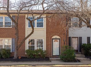5646 Independence Cir, Alexandria, VA 22312
