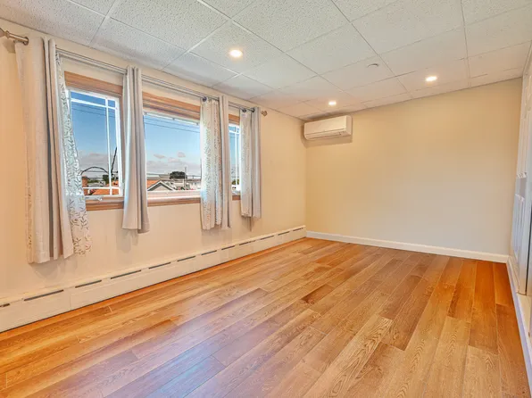 20 West 18th Road image 14 of 34