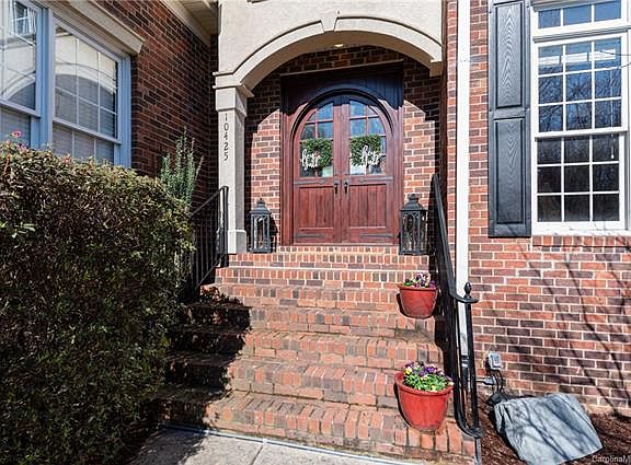 2nd image of 10425 Lady Grace Ln