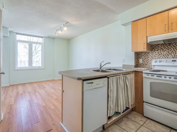 3 Sudbury St #304, Toronto, ON M6J 3W6