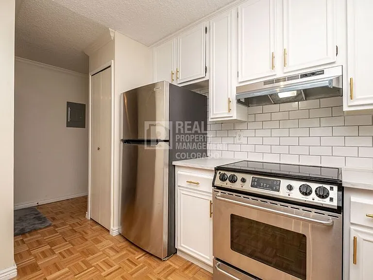 3470 S Poplar St #407 — Photo 7