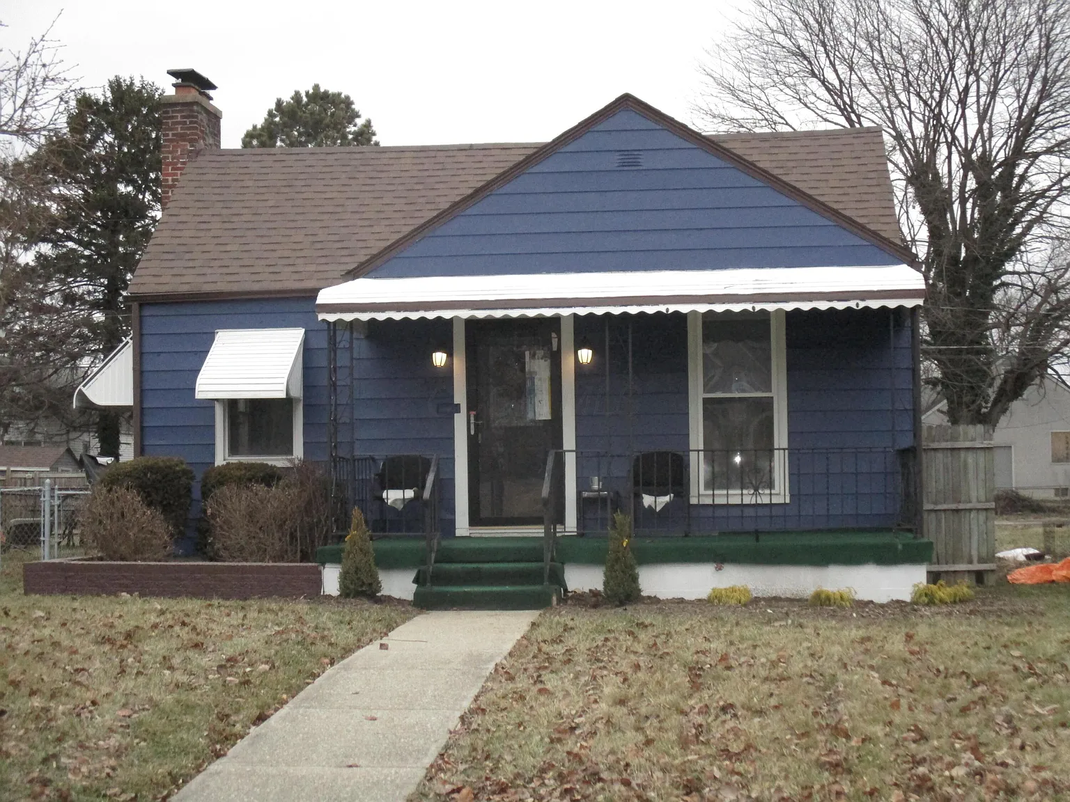 1760 E Sycamore St photo 1