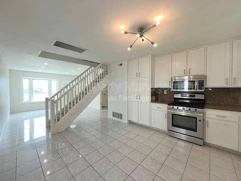 1862 Hanford Dr — Photo 10