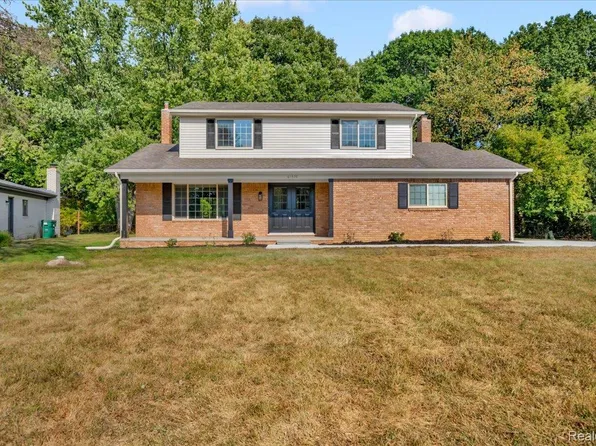 61326 Woodstock Ct, Washington, MI 48094