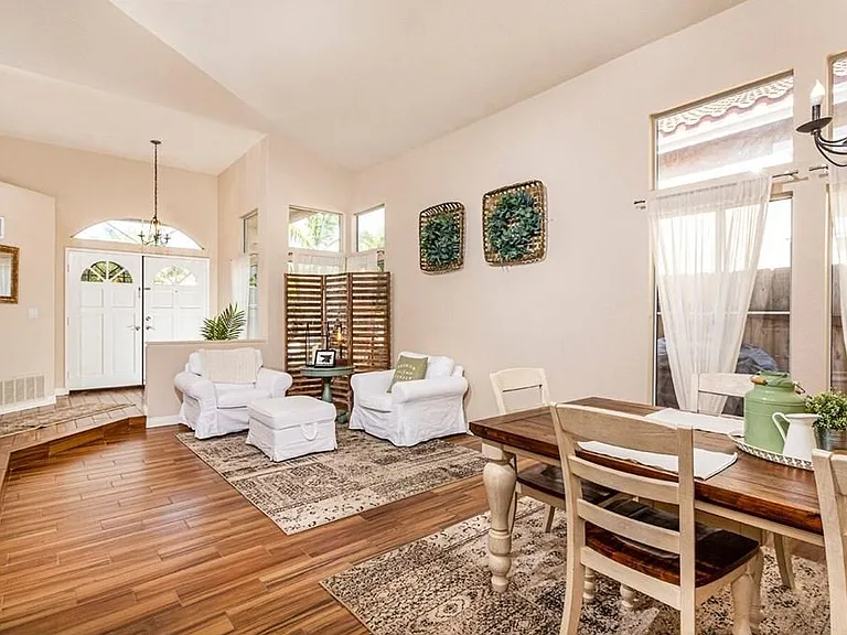 732 Mosaic Cir — Photo 1