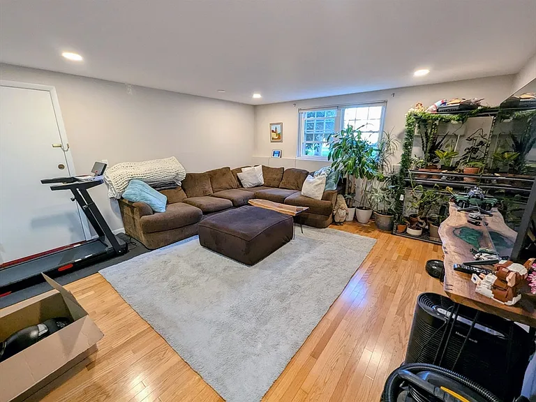 89 Pleasant St #C1 — Photo 7
