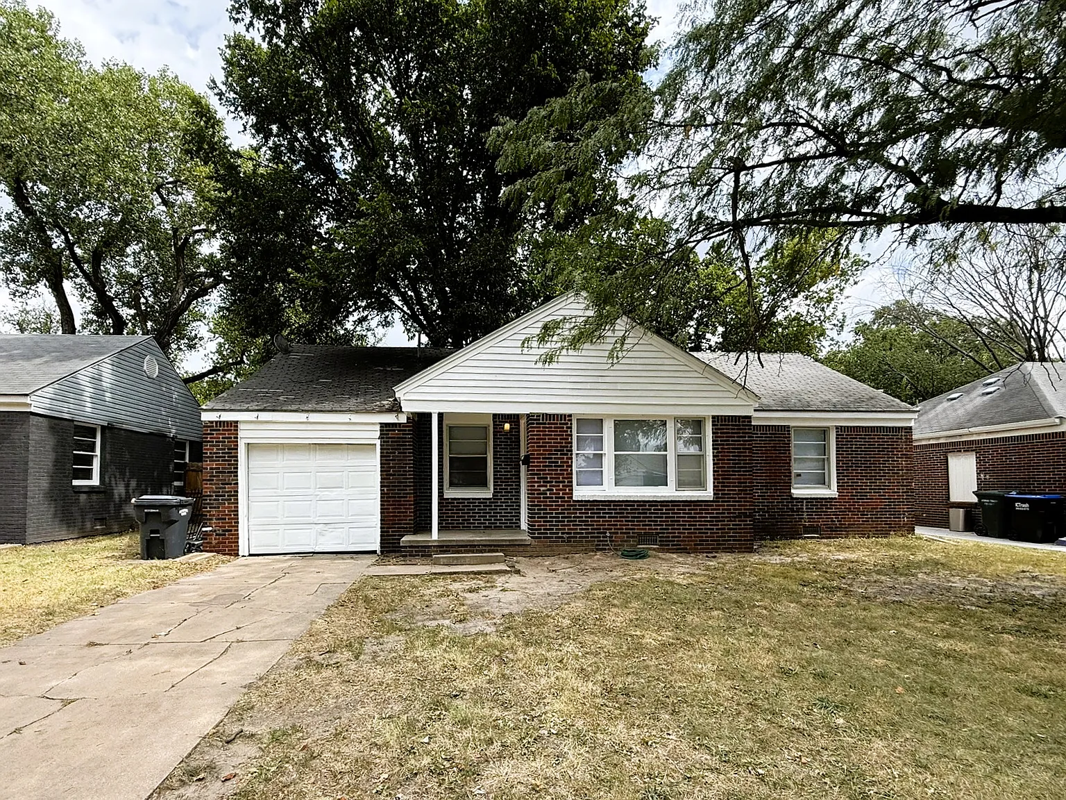 3 bed, 1066 sqft, $1,035 — Photo 1